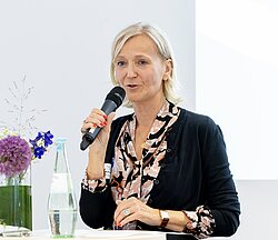 Prof._Silvia_Schneider.jpg