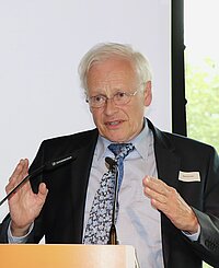 Zimmer_IMG_4950.JPG Zimmer_IMG_4950.JPG